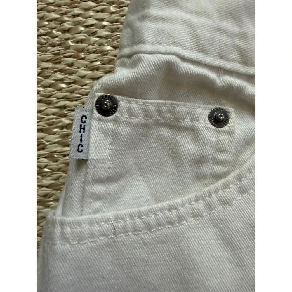 Vintage Chic White Denim High Waisted‎ Mom Shorts Womens Size 12 90's